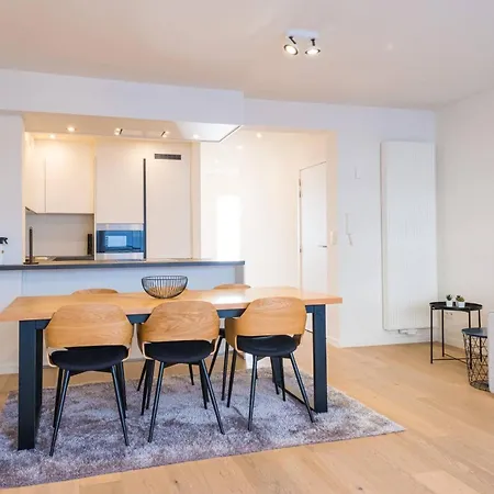 Appartement Renovated 2-bedroom In Oostende