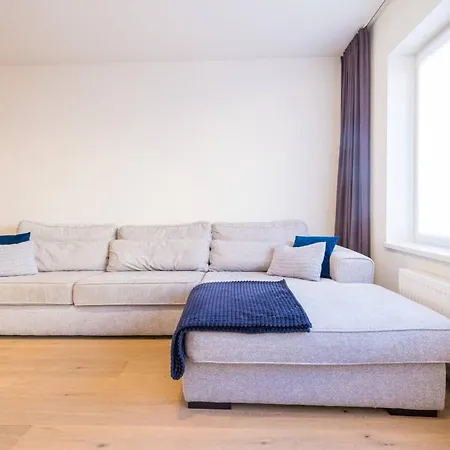 Appartement Renovated 2-bedroom In
