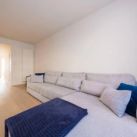 Apartment Renovated 2-bedroom In Ostend