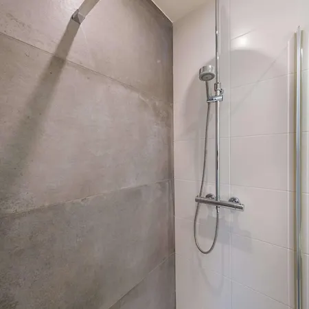 Renovated 2-bedroom In
